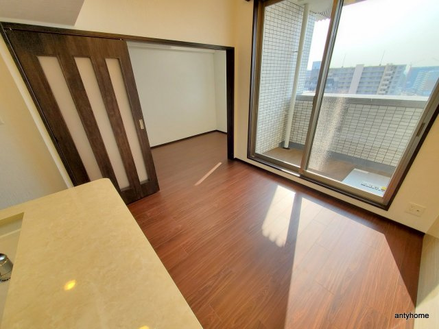 プレジオ難波ASIAN　仲介手数料無料の居間・リビング