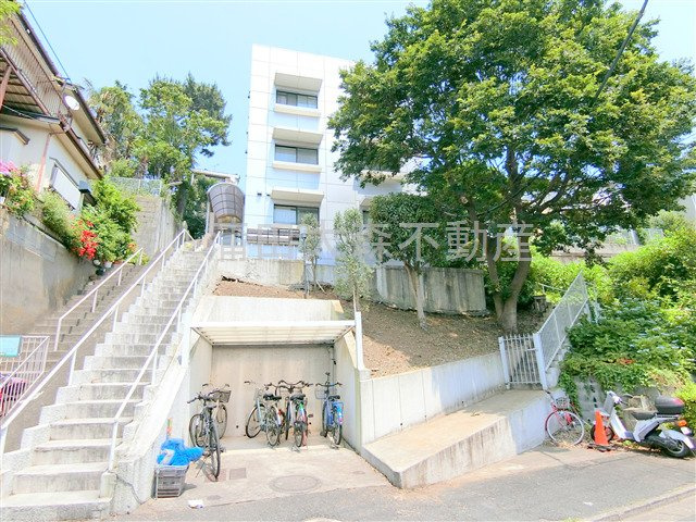 ヴァン・デスポワールの外観