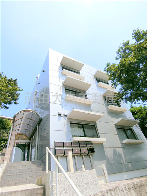 ヴァン・デスポワールの外観|1960年12月築　RC鉄筋コンクリート造地上4階建てリノベーション済広々1Rの人気賃貸マンション　JR京浜東北線大森駅最寄りの東京都大田区山王4丁目の落ち着いた住環境！