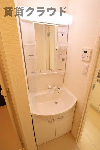 グレイス蘇我の洗面所|デザインだけでなく、収納力も◎洗面台もスッキリ♪