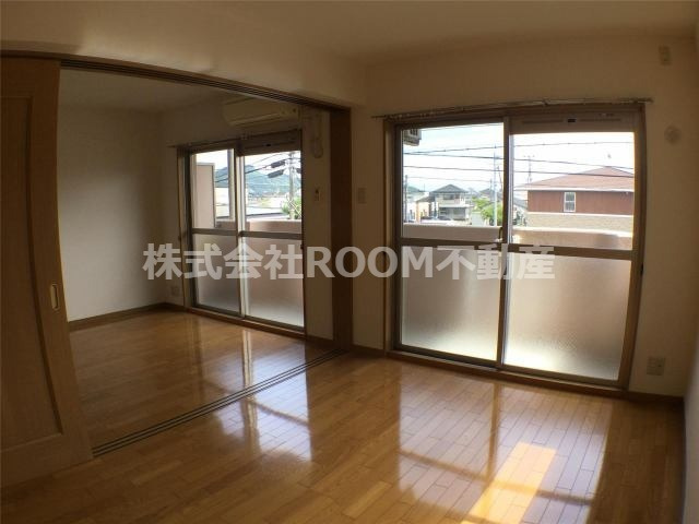 スターマンション・Kの洋室