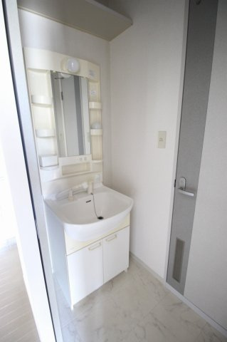 ハリーファーストの洗面所|コンパクトで使いやすい洗面所