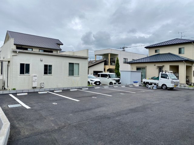 グランヒルズの駐車場