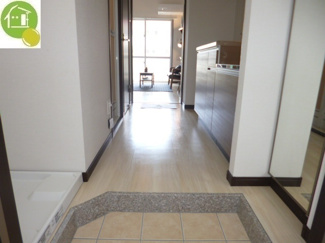 【玄関】 | トーマス国場 | ※写真はモデルルームになります。