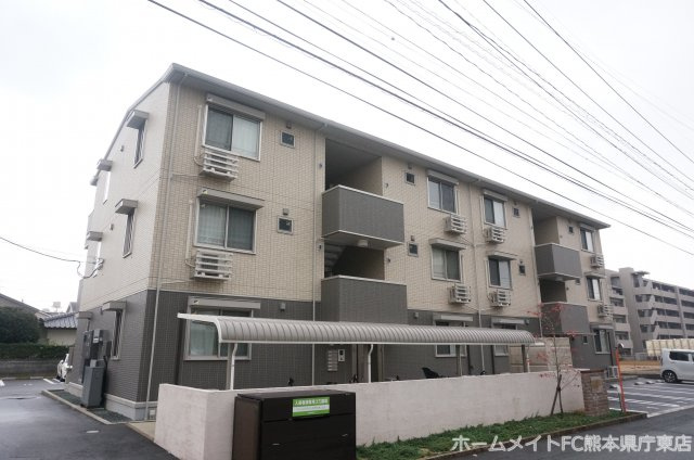 熊本市東区長嶺南３丁目のアパートの外観