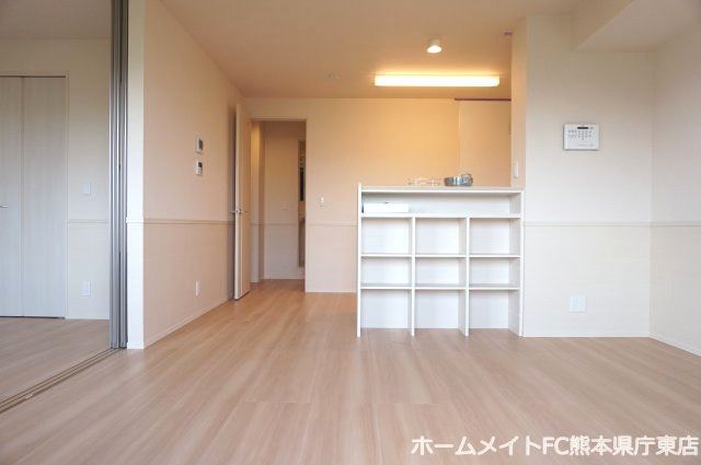 熊本市東区長嶺南３丁目のアパートの居間・リビング