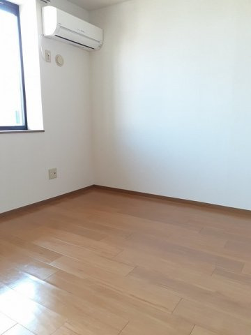 プリオール実丸Ｂの居間・リビング