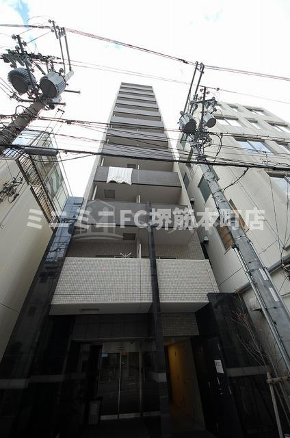 レジュールアッシュ大阪城ＷＥＳＴのエントランス