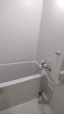 【浴室】 | カルボナーラ | 別号室の写真になります。現況優先。