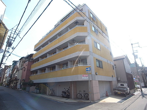 クロワートル二宮の外観