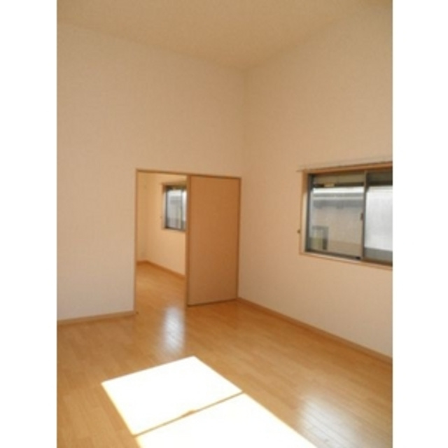 グリーンヒルＢの居間・リビング