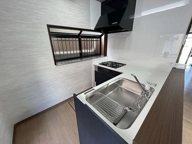 高知市福井町 -ﾌﾙﾘﾌｫｰﾑ済- 中古戸建てのキッチン