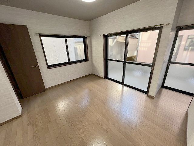 高知市福井町 -ﾌﾙﾘﾌｫｰﾑ済- 中古戸建ての居間・リビング