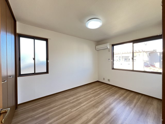 サンビレッジの居間・リビング|北側洋室６帖