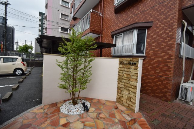 【エントランス】 | プレリュード東那珂 | 落ち着いたエントランスです