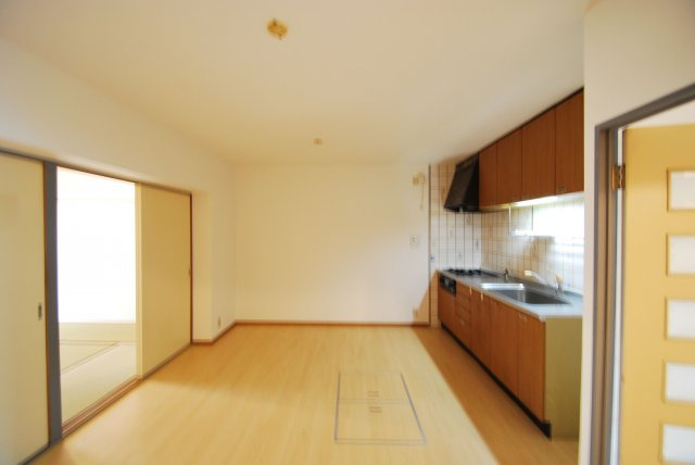 【キッチン】 | プレリュード東那珂 | ゆったりとした居間です