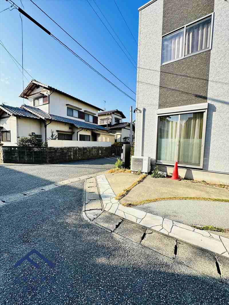 西区上山門2丁目　戸建ての駐車場
