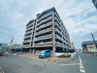 【外観】 | 高宮駅の東側、生活施設が周辺にそろう清水エリアのマンションです【ペット可、猫もOK】