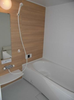 【浴室】 | 大人気の一坪風呂でくつろぎのバスタイムを。