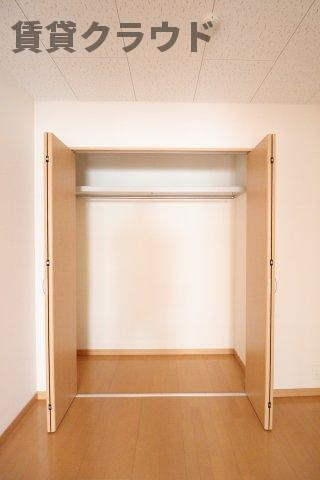グリーンベルの収納|たくさん洋服もしまえる便利な収納付き！