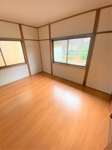山田荘の洋室