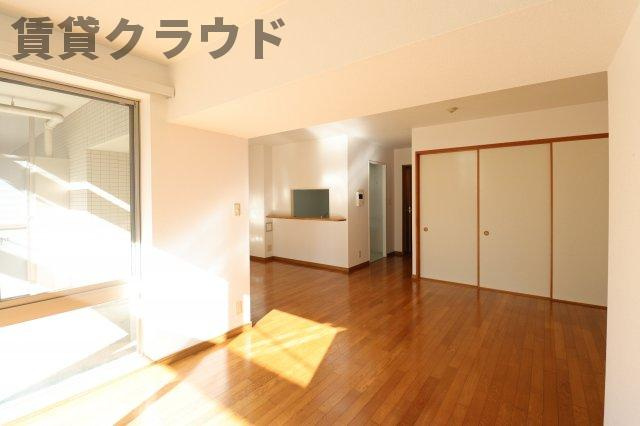 エステ・スクエア青葉の森二番館の居間・リビング|リビングです