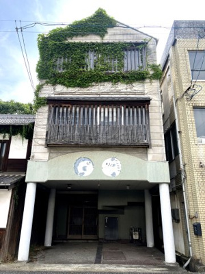 【外観】 | 倉敷市美観地区ビル2棟一括（倉敷市本町） | 元料亭。広い和室が多く、和料理店に最適です。