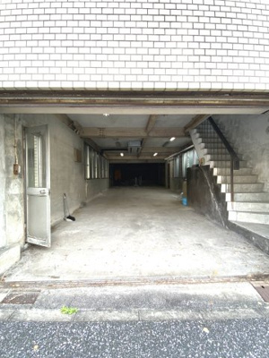 【内装】 | 倉敷市美観地区ビル2棟一括（倉敷市本町） | 北側ビル、シャッターを開けた写真です