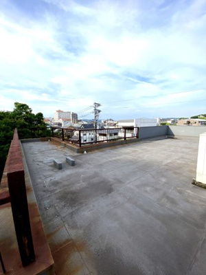 【バルコニー】 | 倉敷市美観地区ビル2棟一括（倉敷市本町） | 北側ビルの屋上です