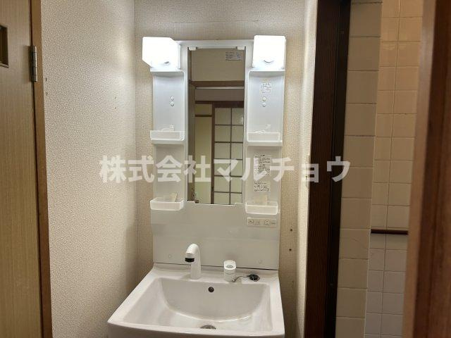 Hills  Hayaの独立洗面台|落ち着いた間のお風呂です