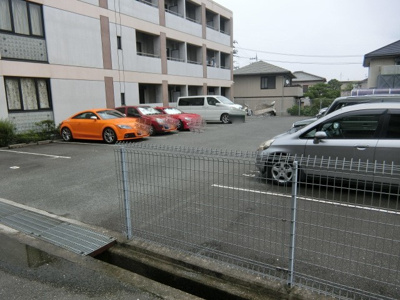 【駐車場】 | レーブ95 | 別部屋写真