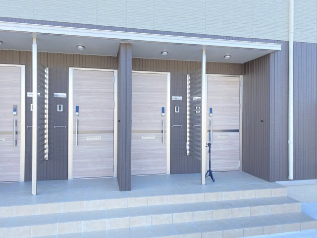 アビタシオンプリュネⅡの玄関