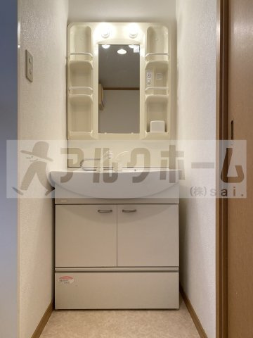 ポンデュガールの独立洗面台