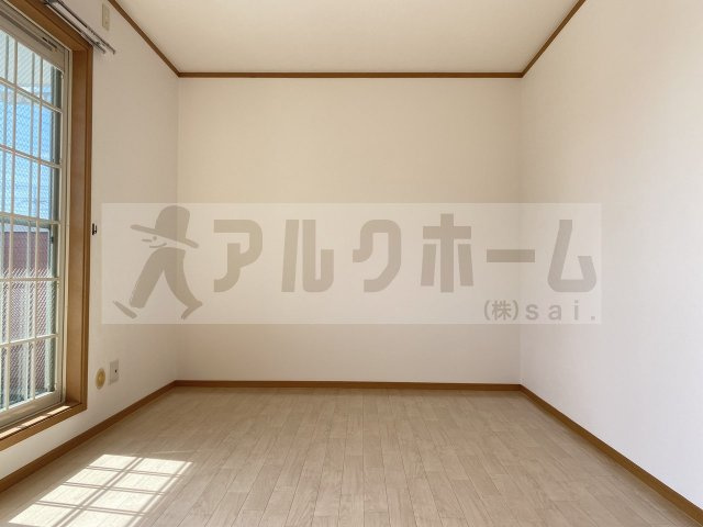 ポンデュガールの洋室