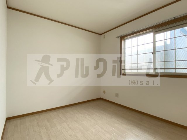 ポンデュガールの洋室