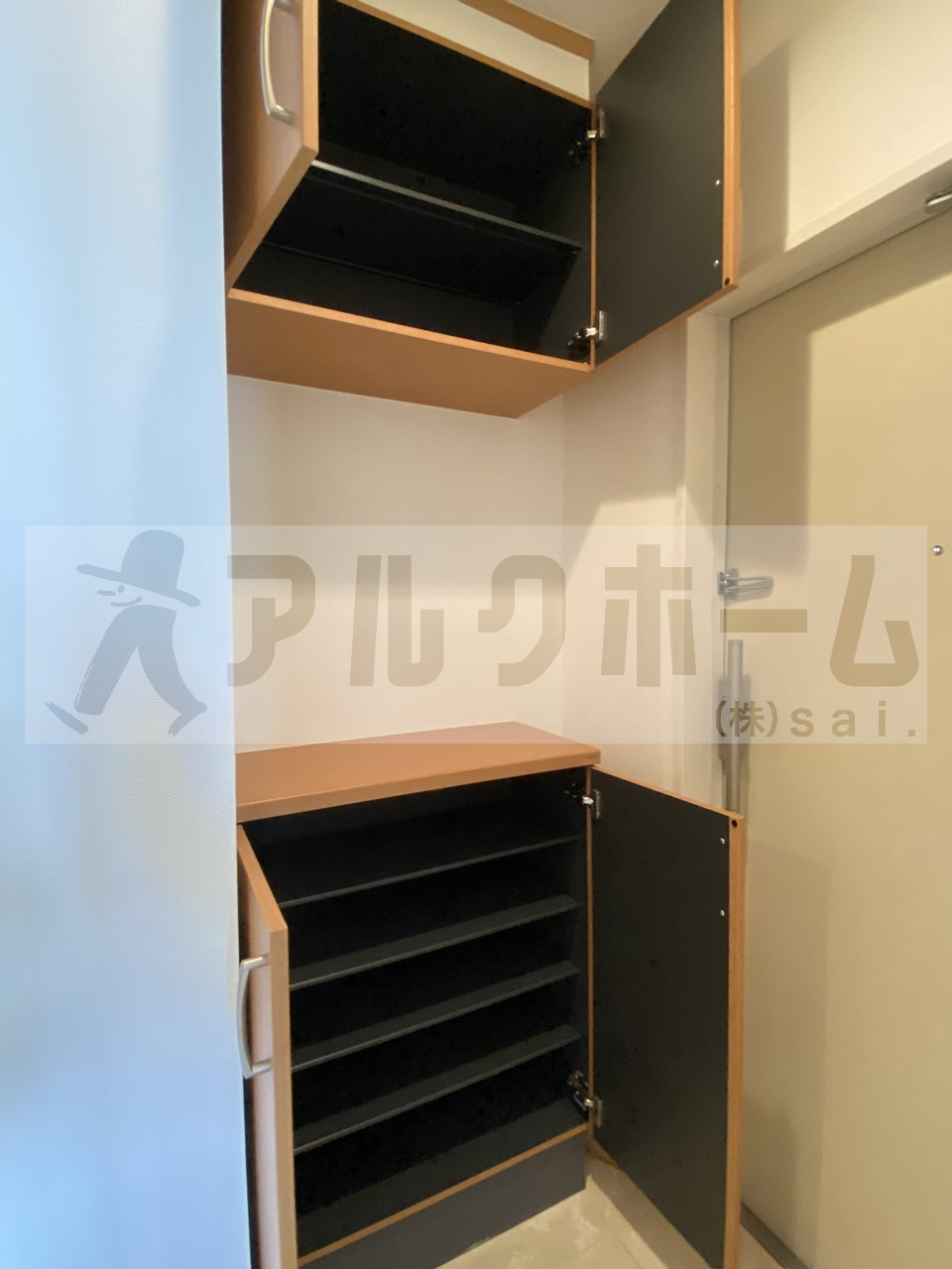 ポンデュガールの玄関