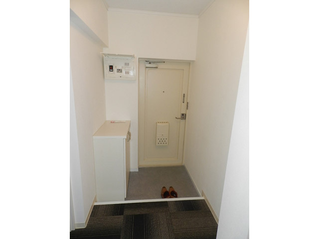 リヴェール中島の玄関