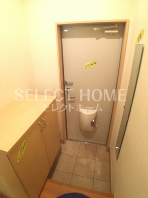 【玄関】 | マノワール上里 | 収納もある玄関です
同型タイプ