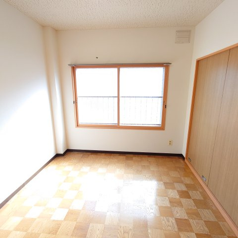 岩渕コーポの居間・リビング