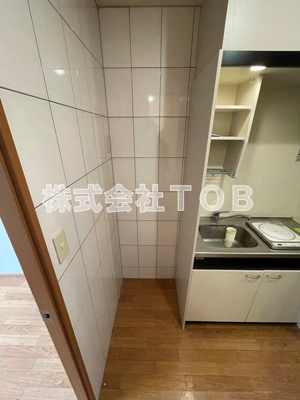 【その他】 | リバパレス高井戸 | 冷蔵庫置き場※同物件別号室参考写真※