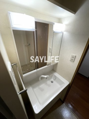 リヴェール楠根の洗面所