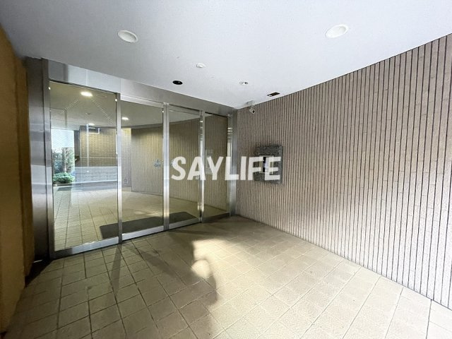 リヴェール楠根のエントランス