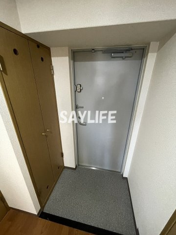 リヴェール楠根の玄関