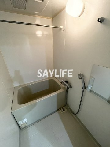 リヴェール楠根の浴室