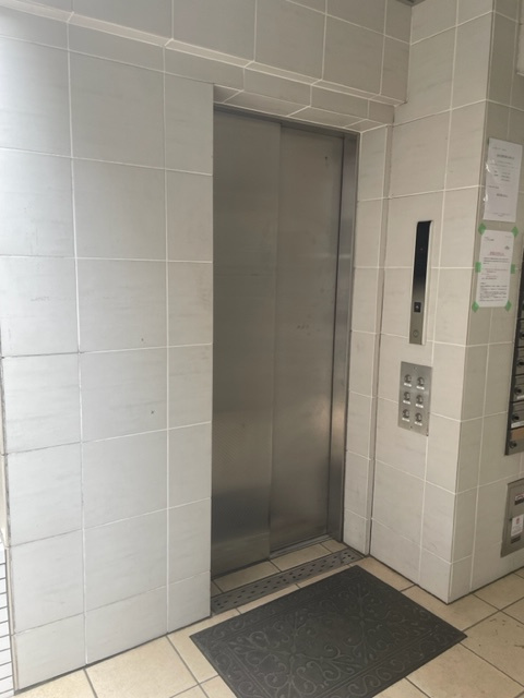 TYDビルのロビー