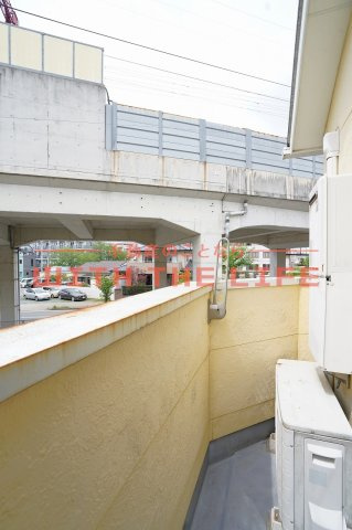 リブレア津福本町【キャッシュバック対象物件】のバルコニー|お洗濯にも便利なバルコニー付き