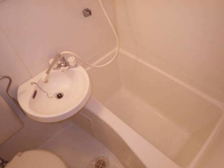 【浴室】 | 《利回り12.69％》岐阜市松鴻町3丁目一棟マンション