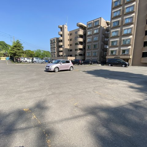 ハイライフ室蘭の駐車場