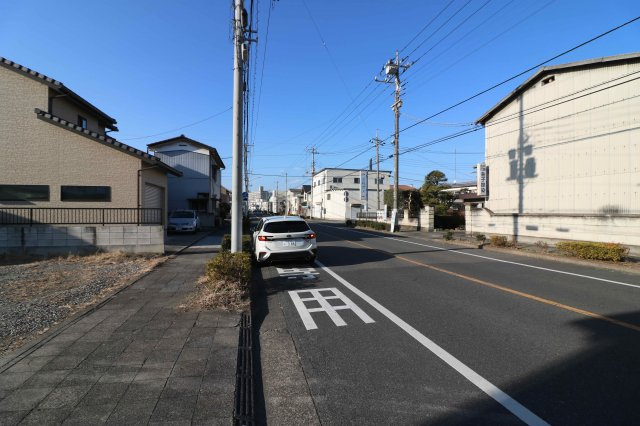 足利市伊勢町４丁目の売地の前面道路含む現地写真