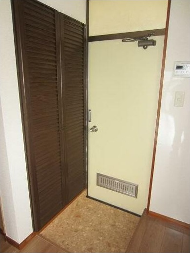 メゾン内田の玄関